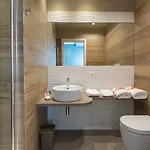 Aurienzia Πανσιόν 4*